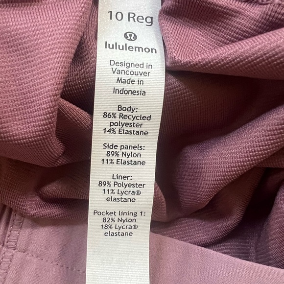 Lulu Lemon Hotty Hot Short II - Picture 8 of 9